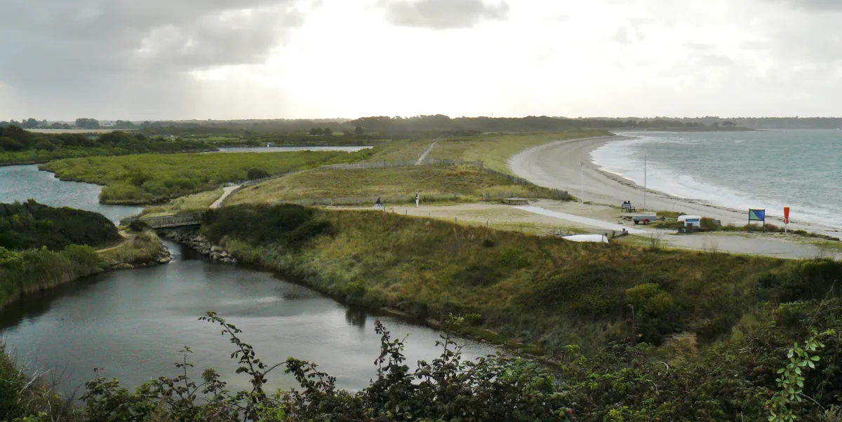 Plage de Kerjouanno, Arzon